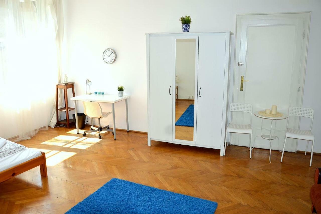Retro Apartmentments Lobzowska Street Cracovia Esterno foto